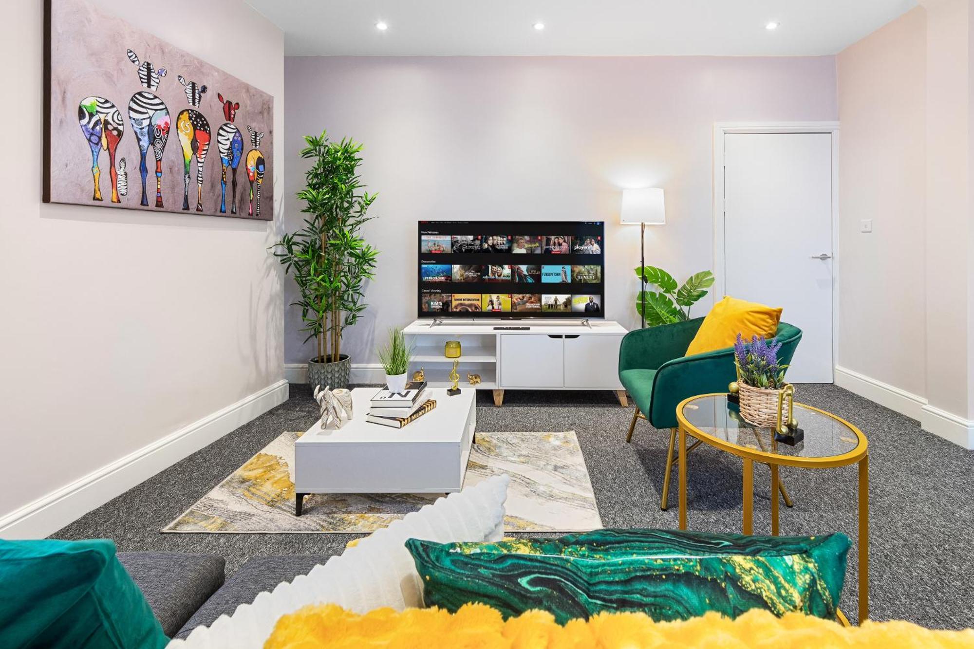 Elegant 2Br London Hideaway- King Bed, Sleeps 6 - Parking- Instant Book- 20 Percent Off Limited Time! Barnet Exterior foto